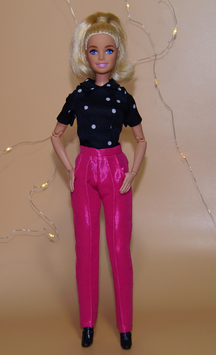 Цена 300 рублей. 