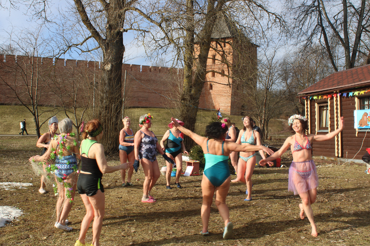 Прямо под Кремлевской стеной!