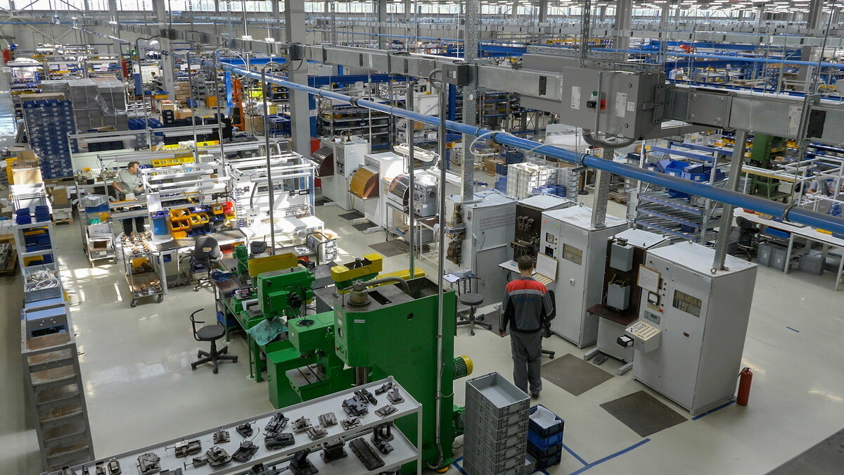 Новый завод ИЭК в Ясногорске Тульской обл. Фото: корпоративный блог IEK Group
