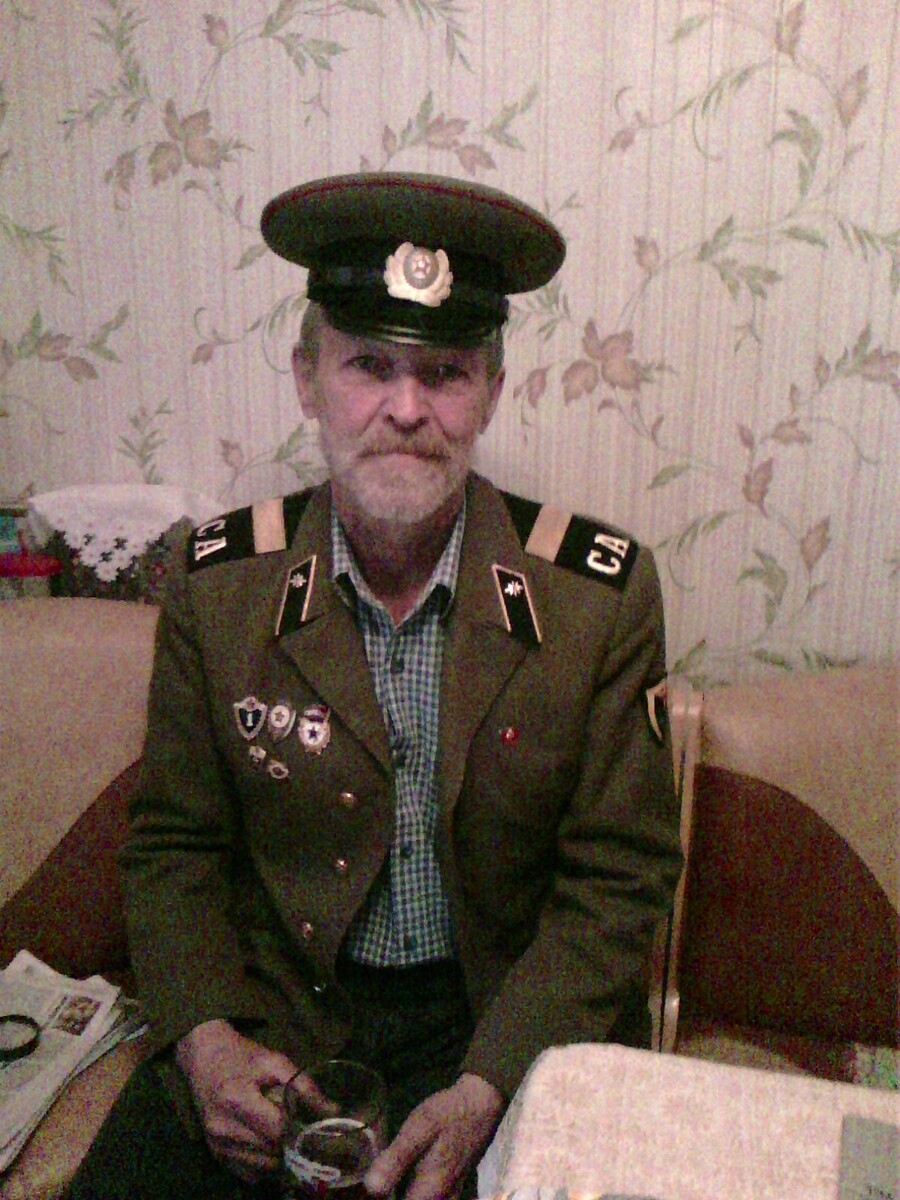 Мрак Шнейдер в родном дембельском мундире. 75 лет Победы - 9 мая 2020 года.