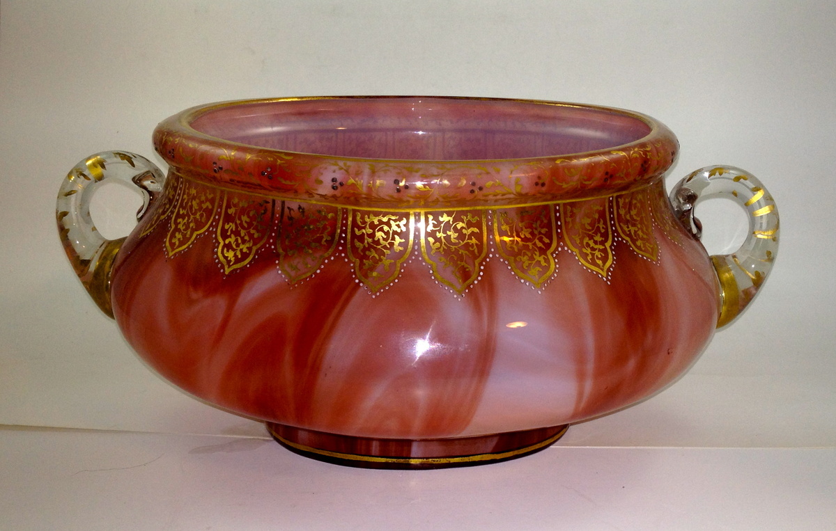 Marmorisierte или мраморное стекло (халцедоновое)