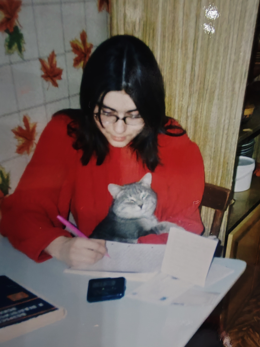 Серега помогает писать письмо и конспекты