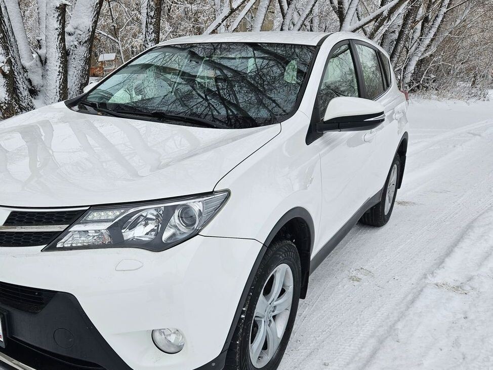 Фото: Toyota RAV4 2014