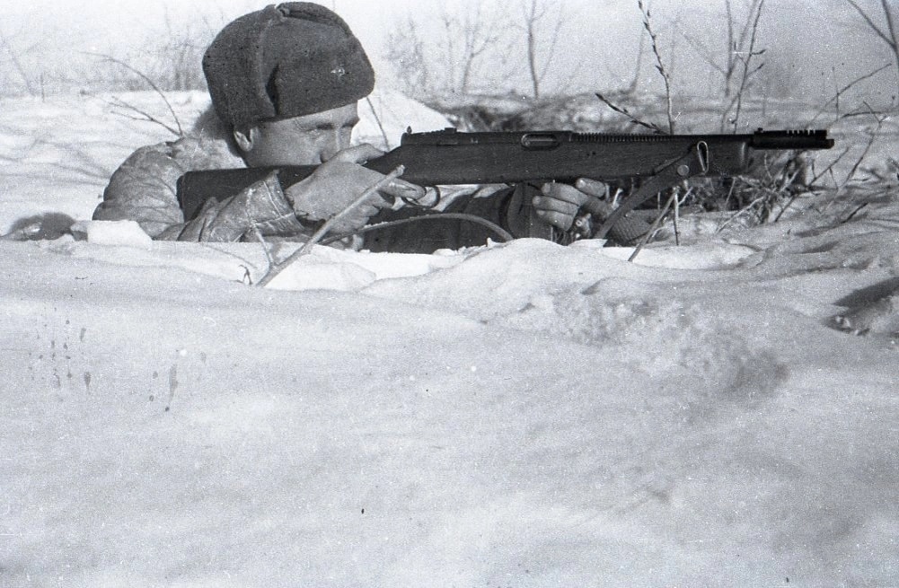Советский боец с Reissing M50 