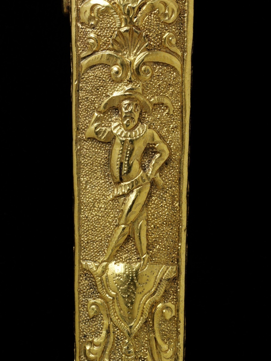 Деталь - http://collections.vam.ac.uk/item/O113893/chatelaine-unknown/