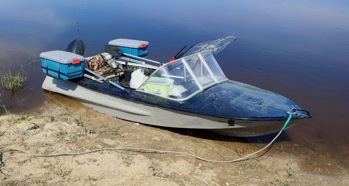 Лодка Обь с дополнительными рундуками.