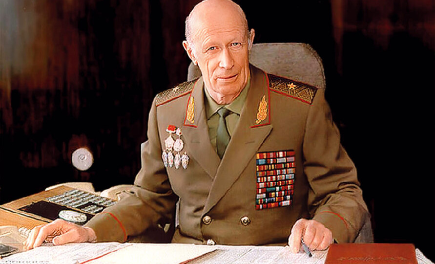 ДО И ПОСЛЕ ПОБЕДЫ. Штурмовал дворец диктатора и бежал из горящей машины. Рассказываем о легенде советской разведки