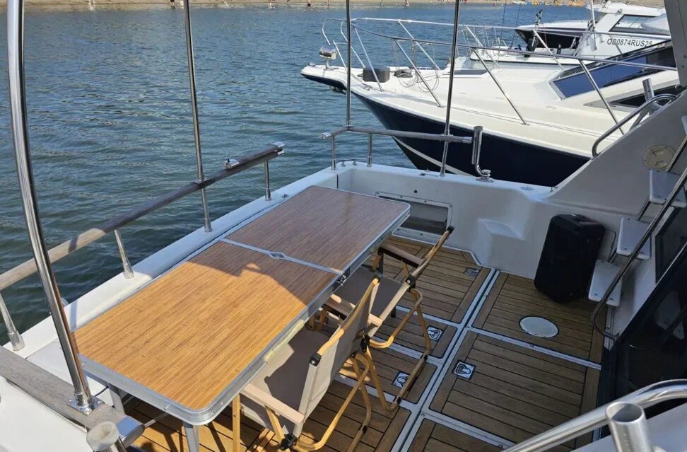 Аренда катера с капитаном в Москве MoscowRiverTrip.ru