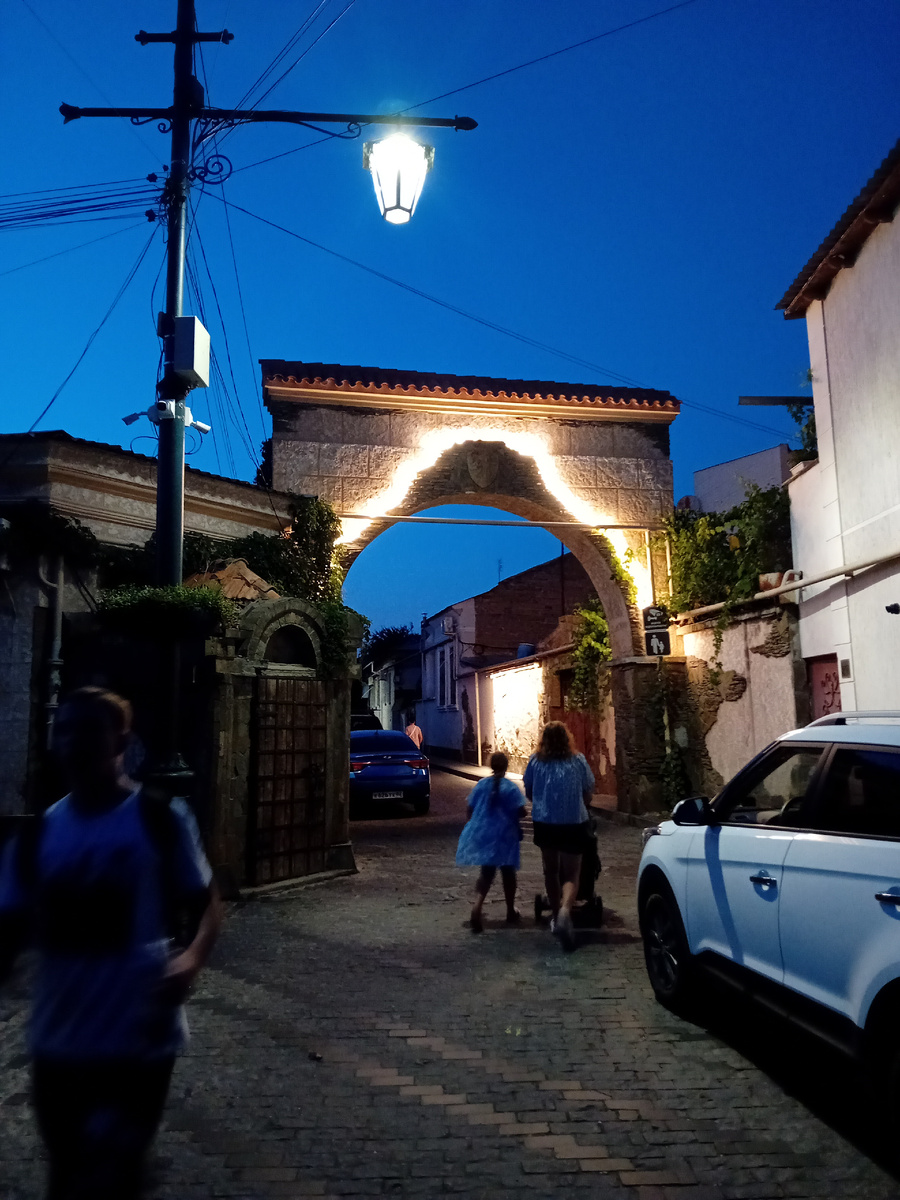 Авторское фото. Моя любимая  улица им.Тучина вечером.