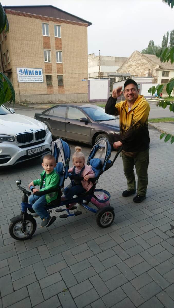 Алексей и его младшие дети