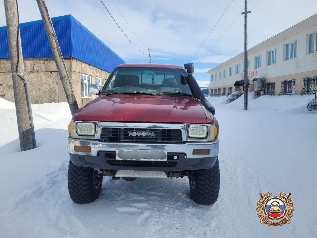 Автомобиль с подложными номерными знаками / ГАИ по Камчатскому краю