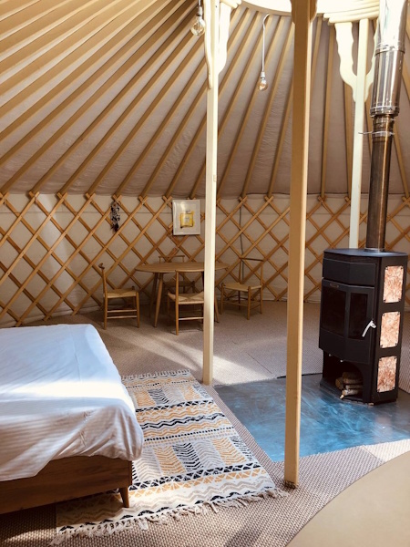 Юрта "Белогрудка" в глэмпинге "Шале на воде" (Хабаровск)