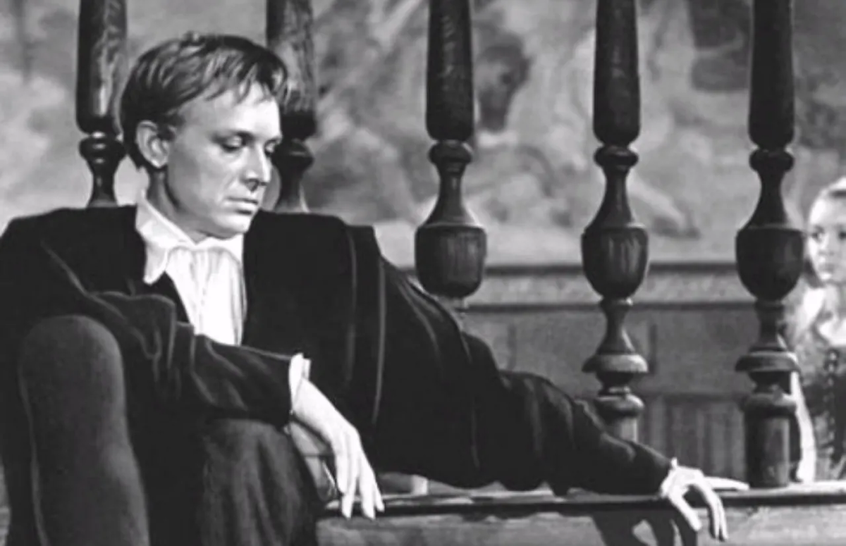 Я только малость объясню в стихе