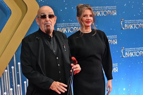    Шуфутинский с женой, фото: дзен.ру