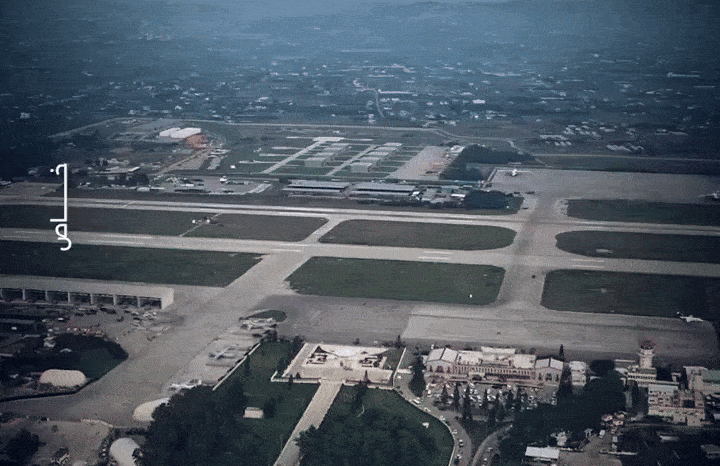    Полёт вражеского беспилотника над базой Хмеймим. Как говорится, комментарии излишни. Источник: ТГ-канал "Военный Осведомитель"