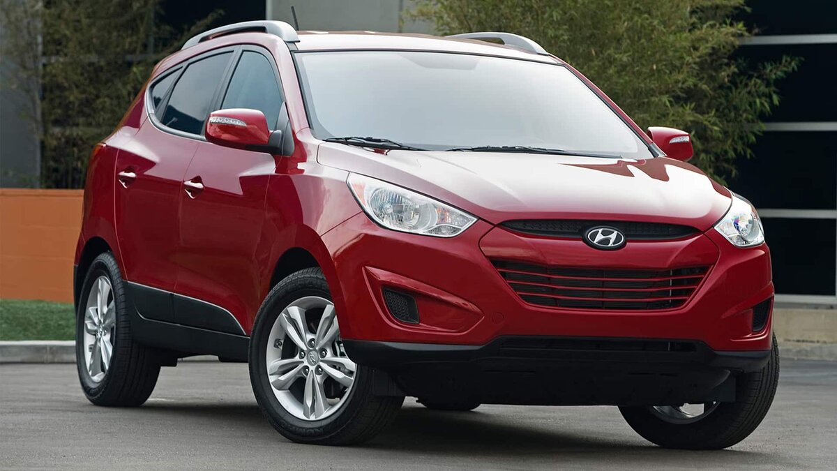    Hyundai Tucson 2 поколения (2013-2015 годы) / hyundai.com, бильд-редактор: Милош Муратовский