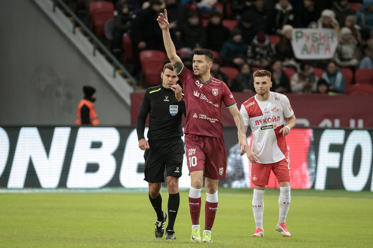    Мирлинд Даку (№10) / фото: Сергей Елагин,  «БИЗНЕС Online»