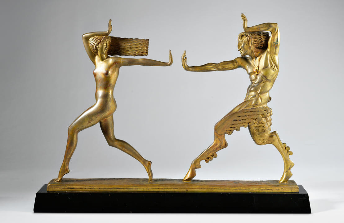 Пьер ле Фаге. «Фавн, преследующий нимфу», бронзовая статуэтка, 1925.📷Фото: Gardone Riviera, Fondazione Il Vittoriale degli Italiani, Prioria, Stanza di Cheli