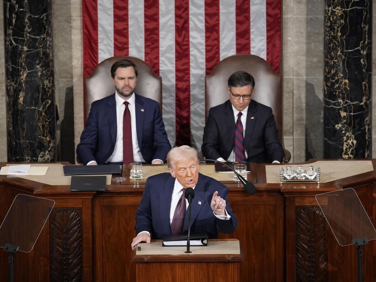 Выступление президента США Дональда Трампа во время обращения к совместной сессии конгресса США© РИА Новости / Стрингер