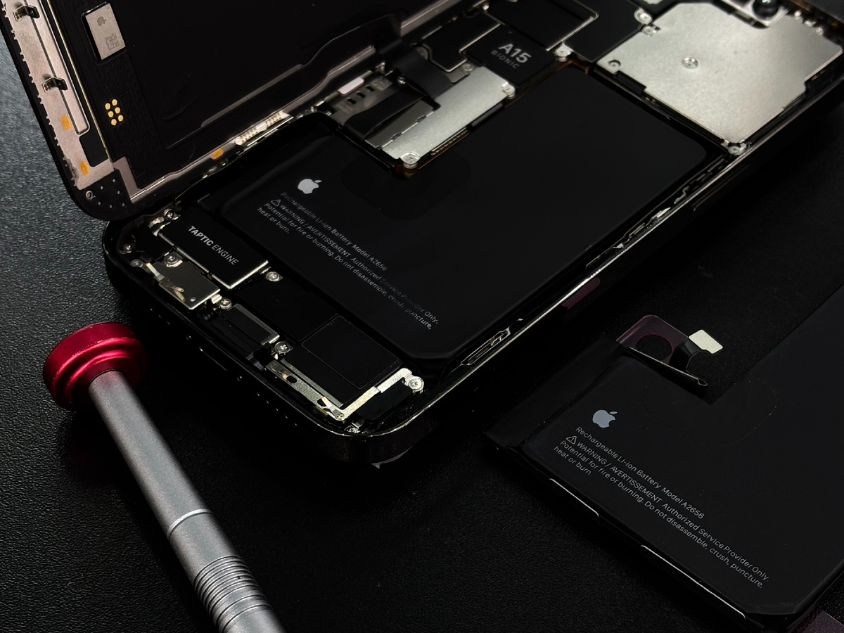 Замена акб на iPhone 13 Pro