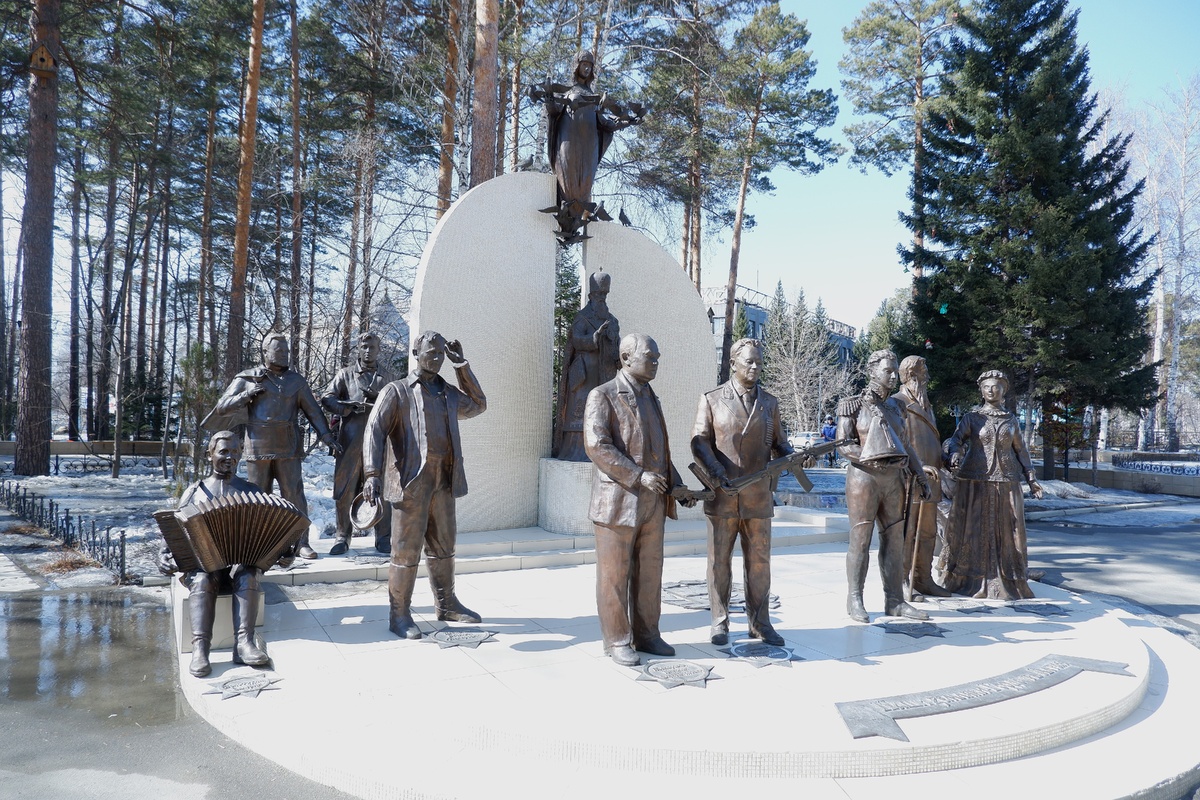 Поэт, актеры, Герой России и герой войны 1812 года, космонавт, купцы-меценаты - богата земля Алтайская славными людьми