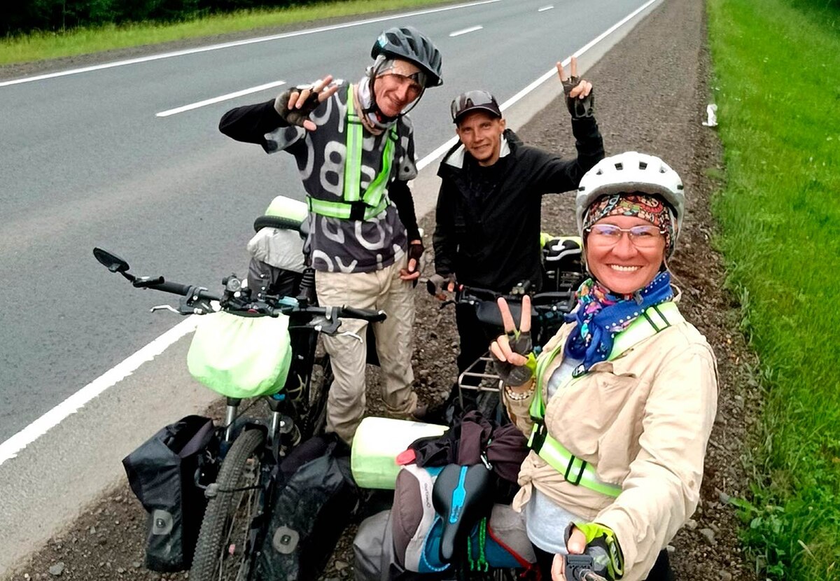 «Велософы» Андрей и Юлия ДОБРЫЧЕВЫ (велопутешественники из Рязани). Фото Виталия ВЕБЕРА.