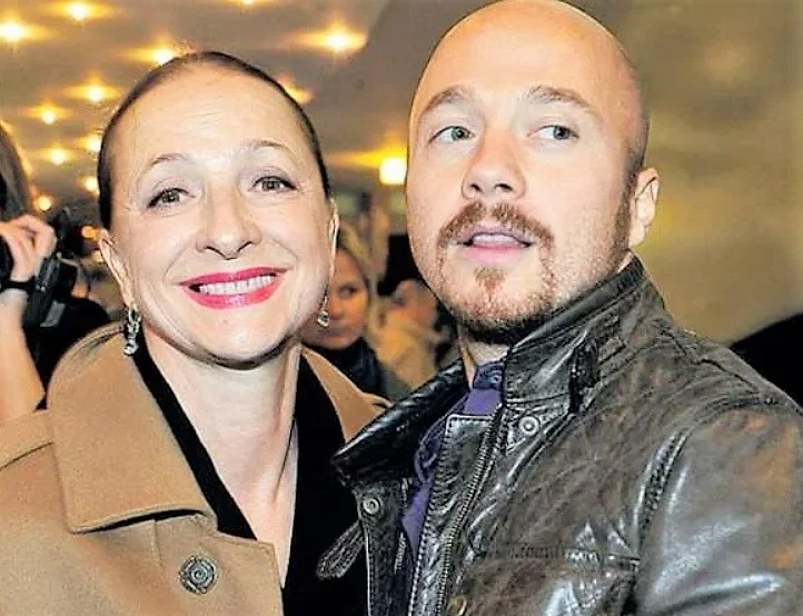 Фото: Евгений с мамой 