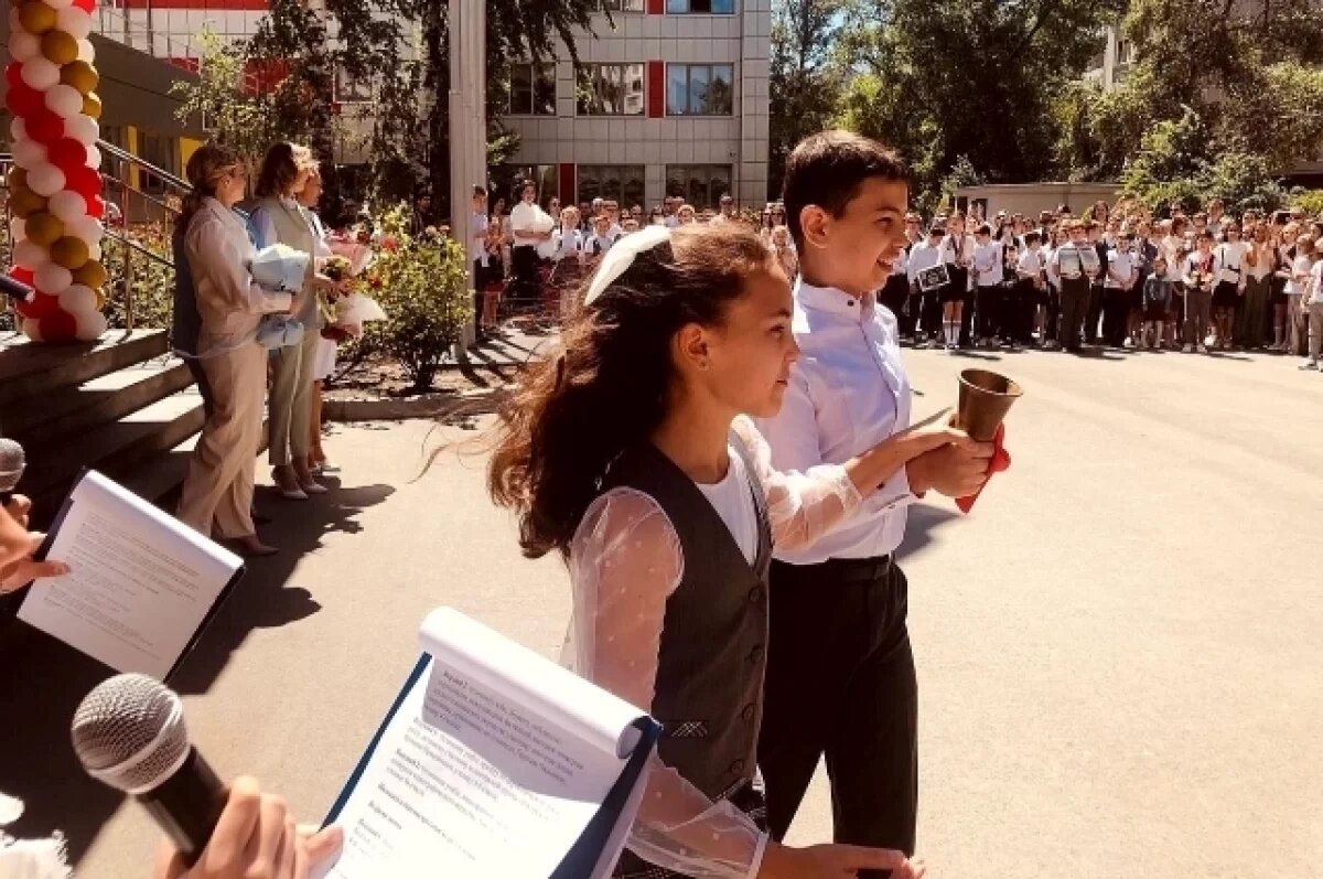    Назначены даты последних звонков и выпускных в Ростовской области