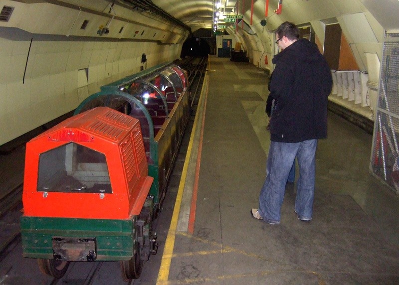 Картинки Яндекса. Поезд «почтовая железная дорога» на Лондонской почтовой железной дороге.


