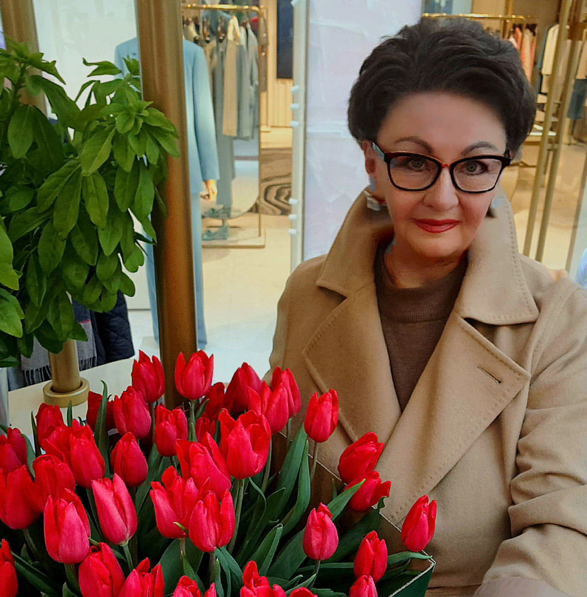 В Петровском пасссаже в день 8-го Марта. Фото автора канала.