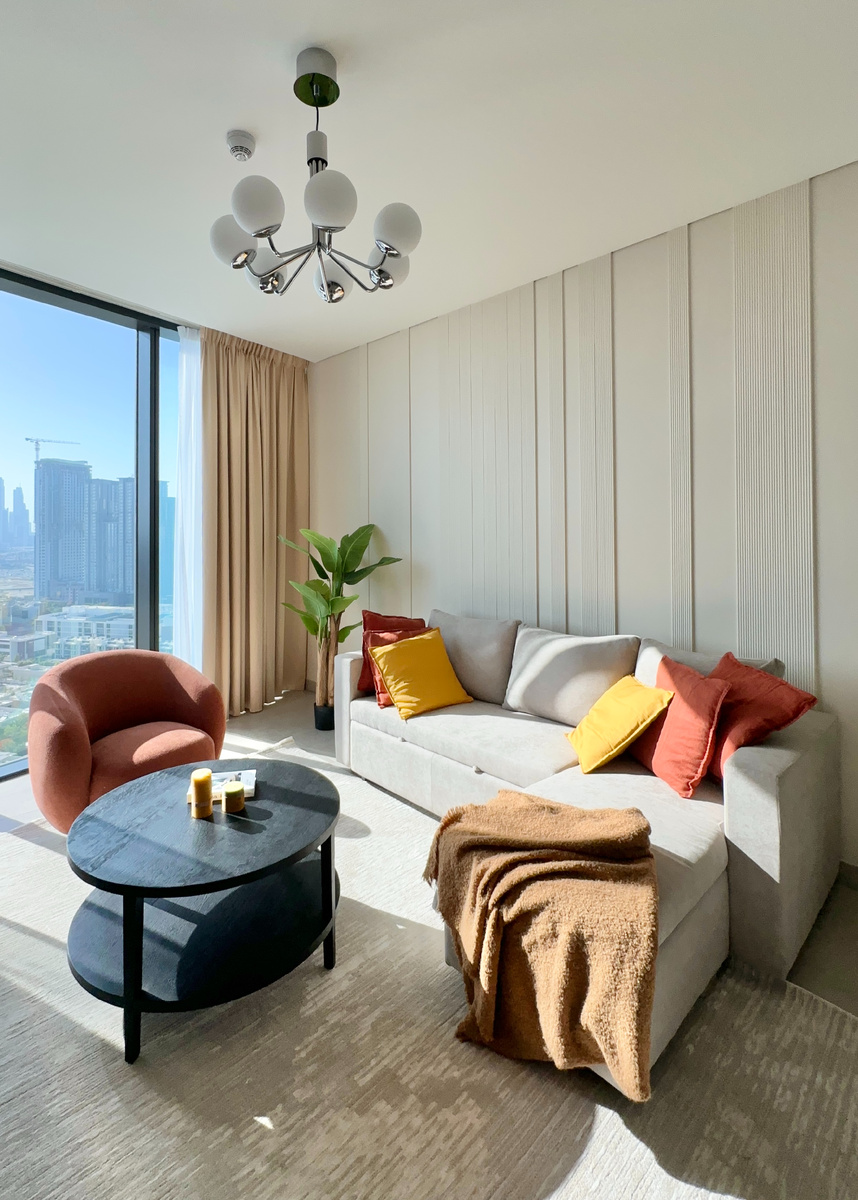 Интерьер с яркими акцентами, проект Furni 