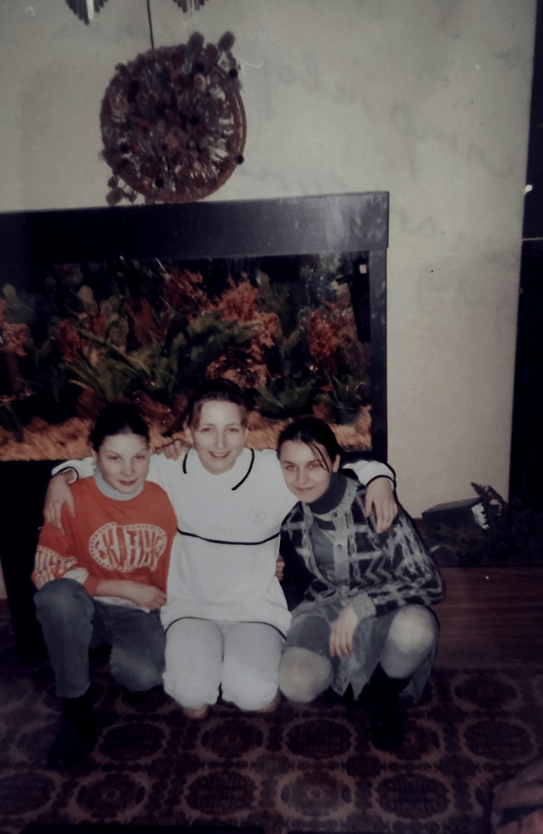 Ира, Маша и я ( в центре). В Доме творчества Останкино 