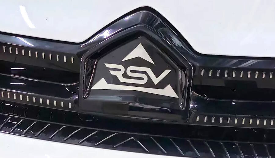 Невыразительный логотип марки Rosva размещён на месте «ситроеновских» шевронов