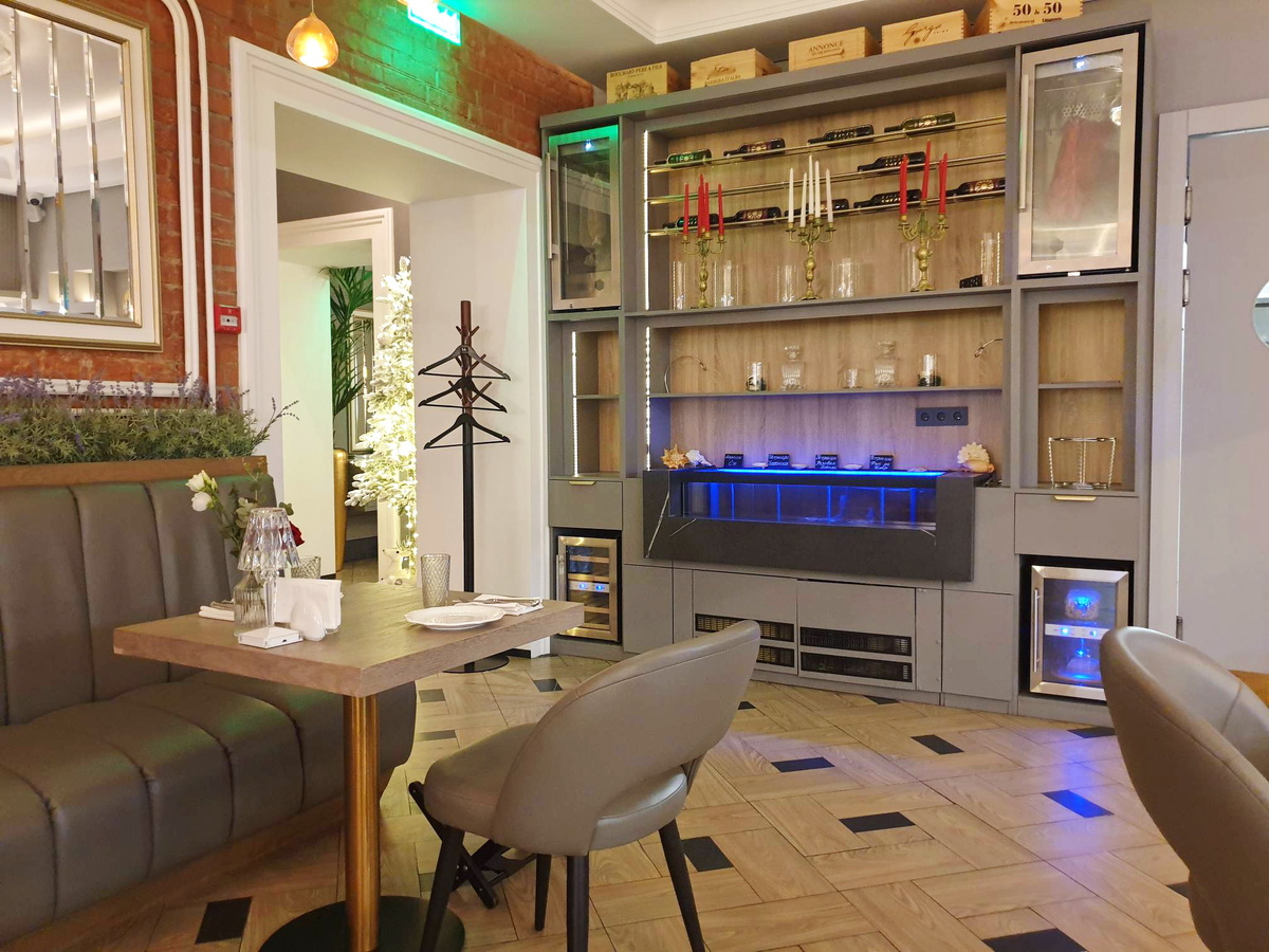 Нижний зал итальянского ресторана Capo