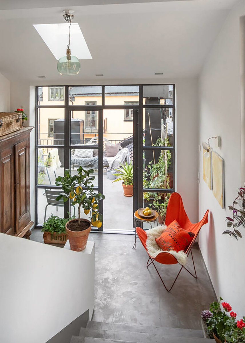 Выход на веранду.