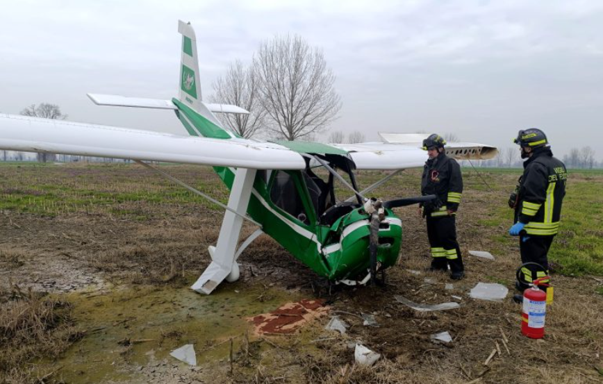 Спасатели у разбившегося Tecnam P92 Echo