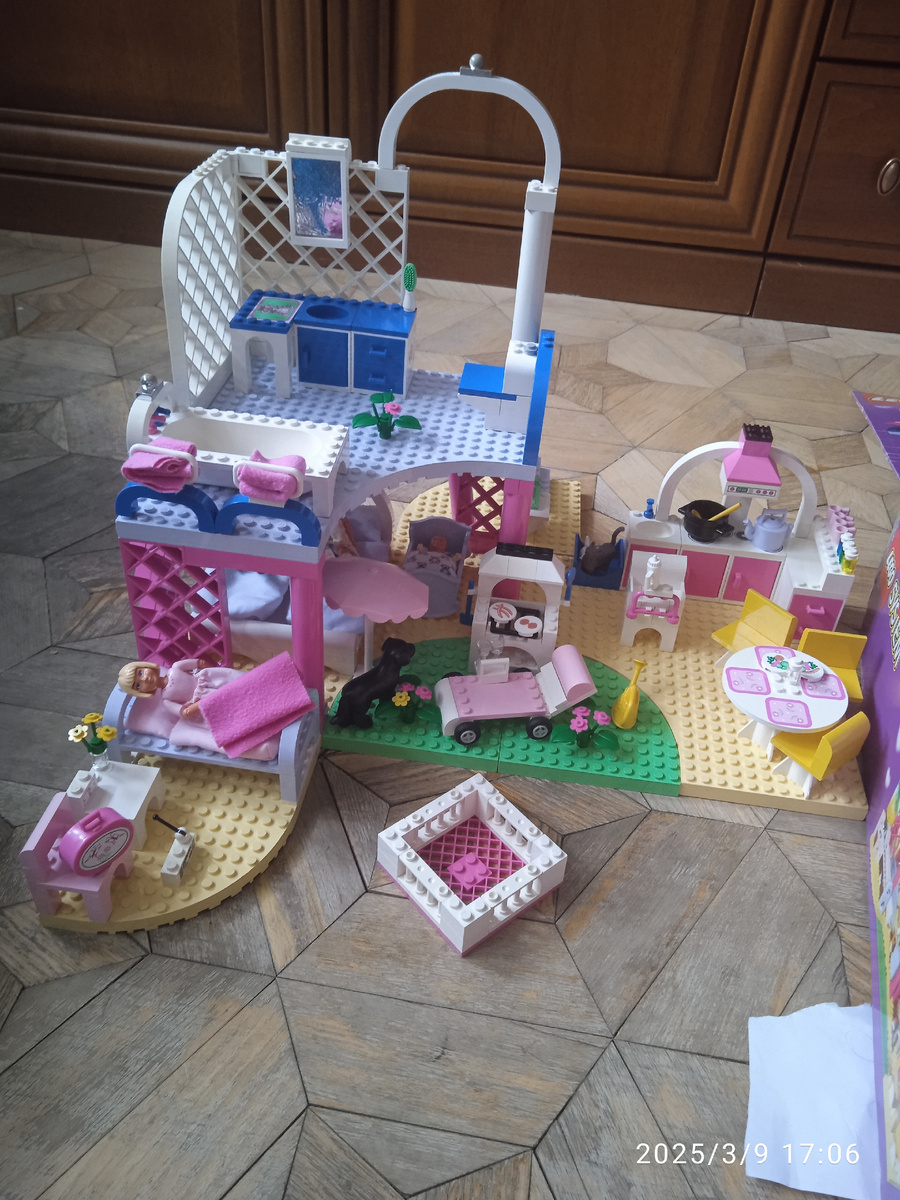 Собранный конструктор.