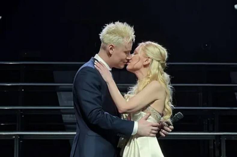 Шаман и Екатерина Мизулина