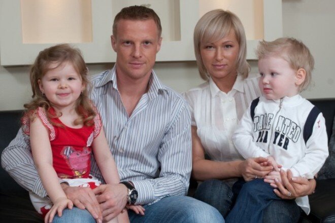  Вячеслав и Марина Малафеевы с детьми