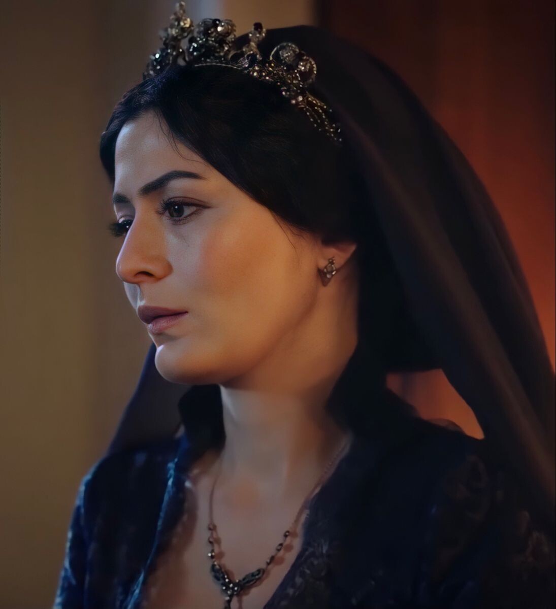 - Опять! С тобой не возможно спать! 