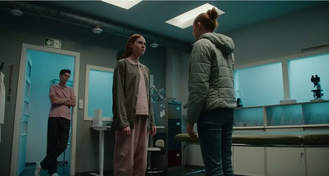 Вам нужно только плюнуть в баночку - и через 10 минут перед вами абсолютная ваша копия