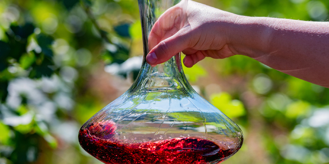 Дышите! Как правильно аэрировать вино