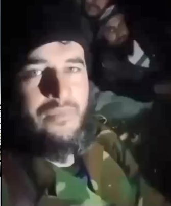 Вот этот боевок радостно отмечает праздник - "наполовину мертвый город Банияс"