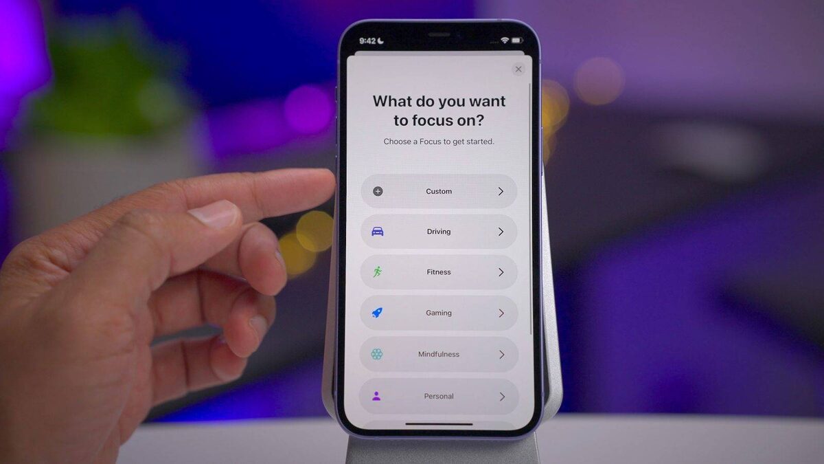    Как сделать Айфон удобным для пожилых: простые настройки в iOS 17
