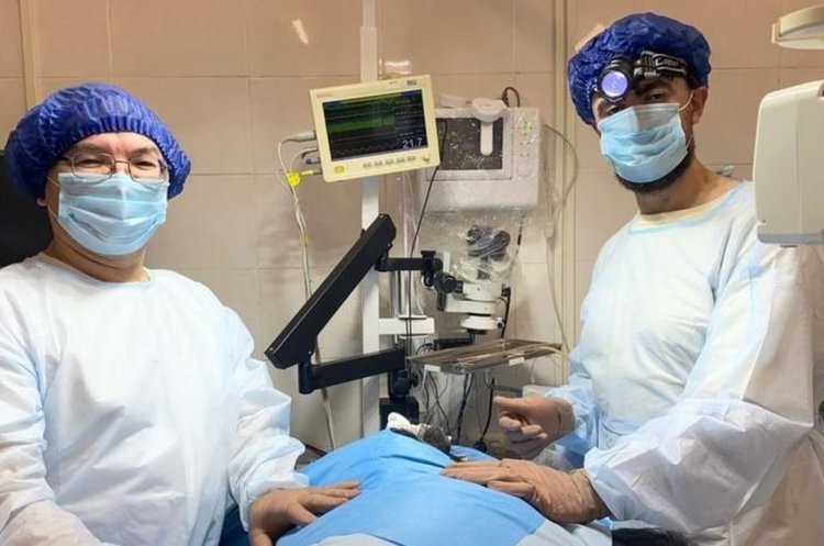    Редкую опухоль у шимпанзе смогли удалисть свердловские онкохирурги и ветврачи Екатеринбургского зоопарка