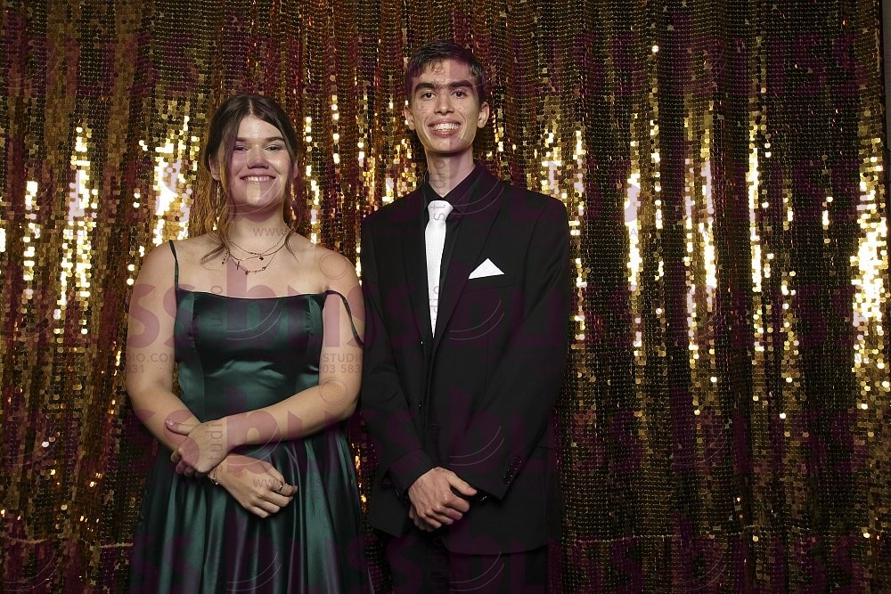 Парень на фото - Александр