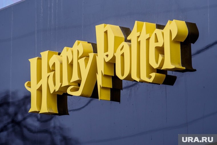    Саймон Фишер-Беккер сыграл роль привидения «Толстого Монаха» в фильме о «Гарри Поттере»