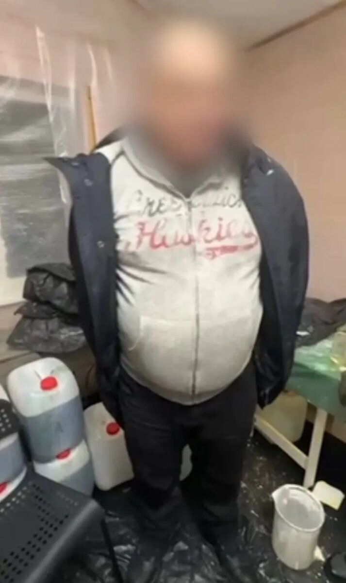 Стоп-кадры из видео пресс-службы УФСБ России по СПб и ЛО