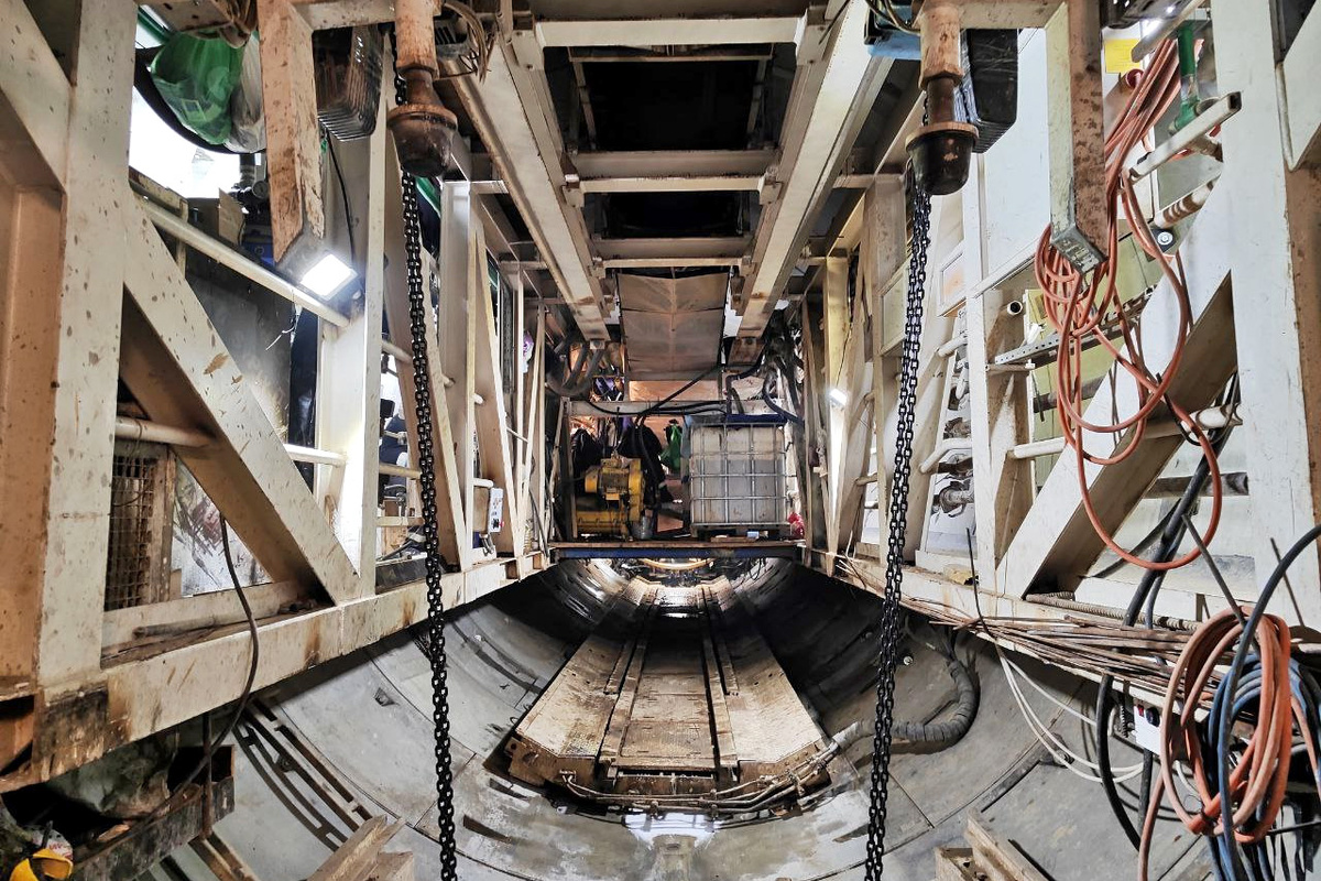     ТПМК начали прокладывать тоннели со Взлетки, не дожидаясь получения окончательной экспертизы на конечную точку маршрута – демонтажную камеру на о/п «Карла Маркса»