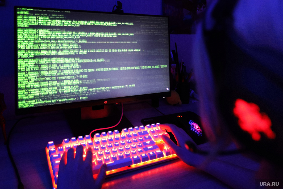 Программы для взлома смартфонов позволяют узнать множество критичных данных: от переписки до геолокации. Фото: Екатерина Сычкова © URA.RU